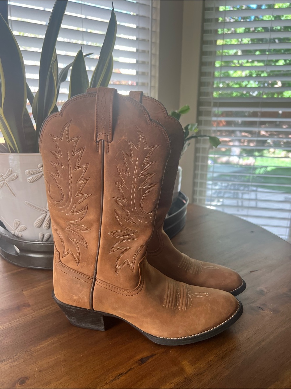ARIAT boots women size 7.5